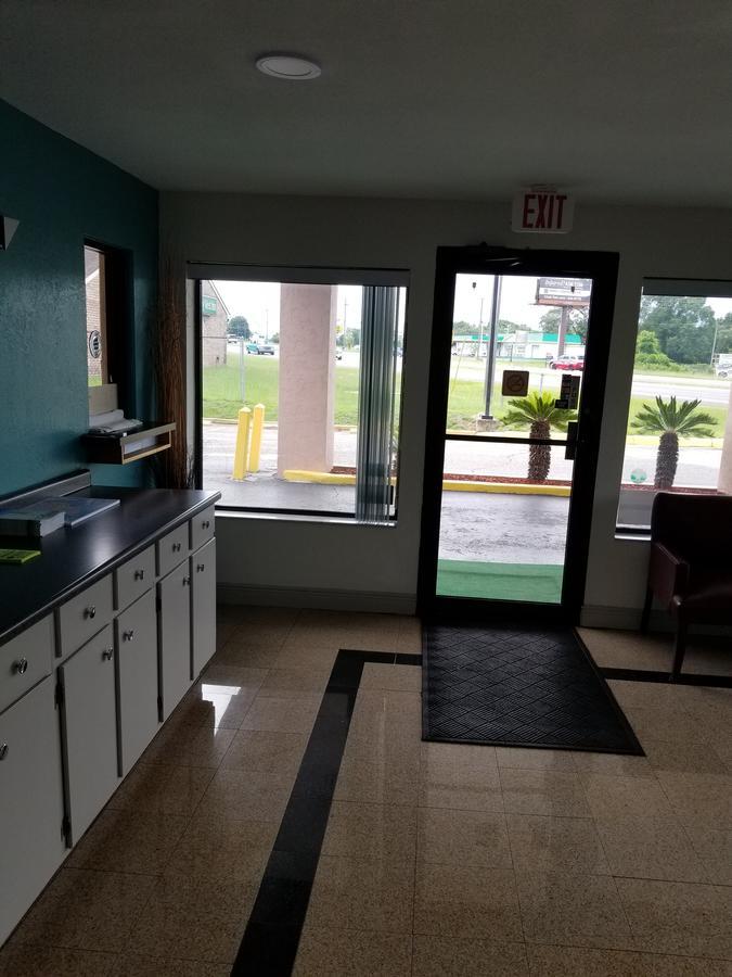 Executive Inn Ferry Pass 外观 照片