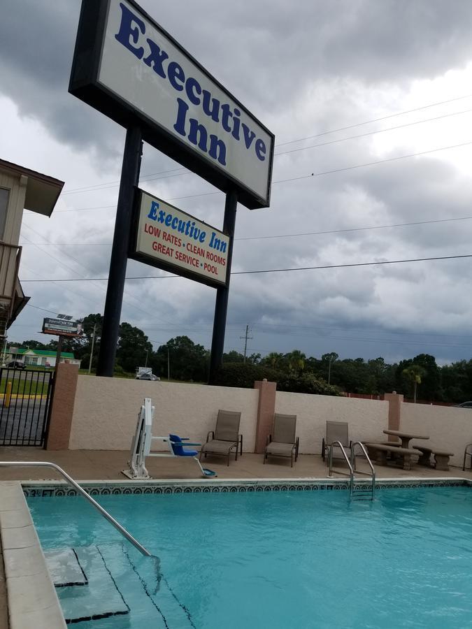 Executive Inn Ferry Pass 外观 照片
