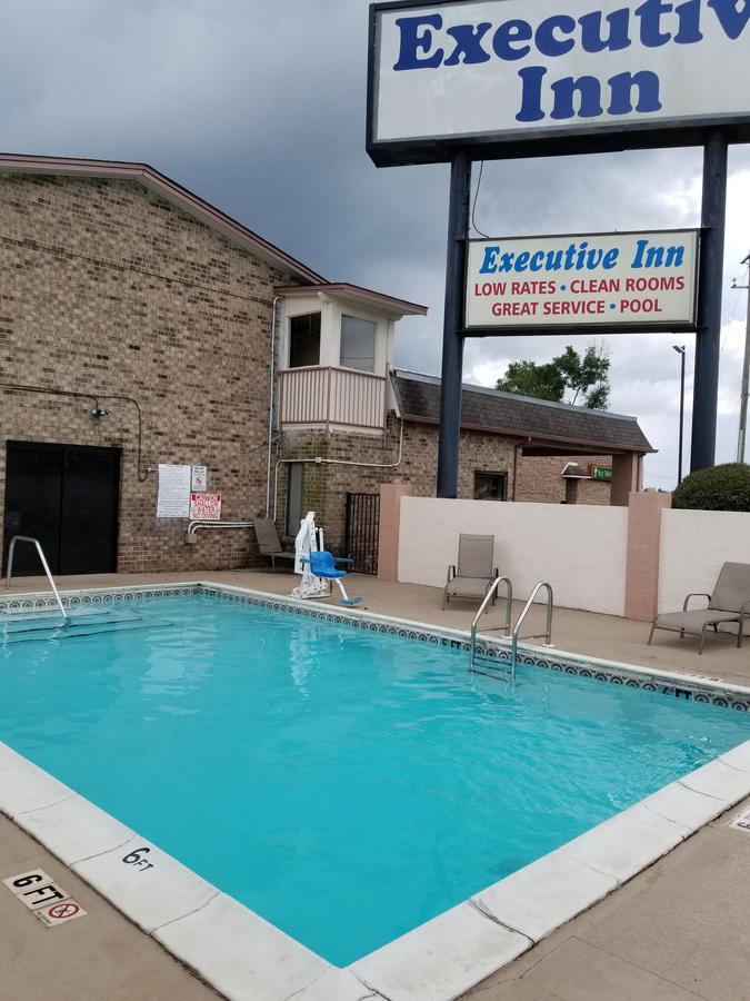 Executive Inn Ferry Pass 外观 照片