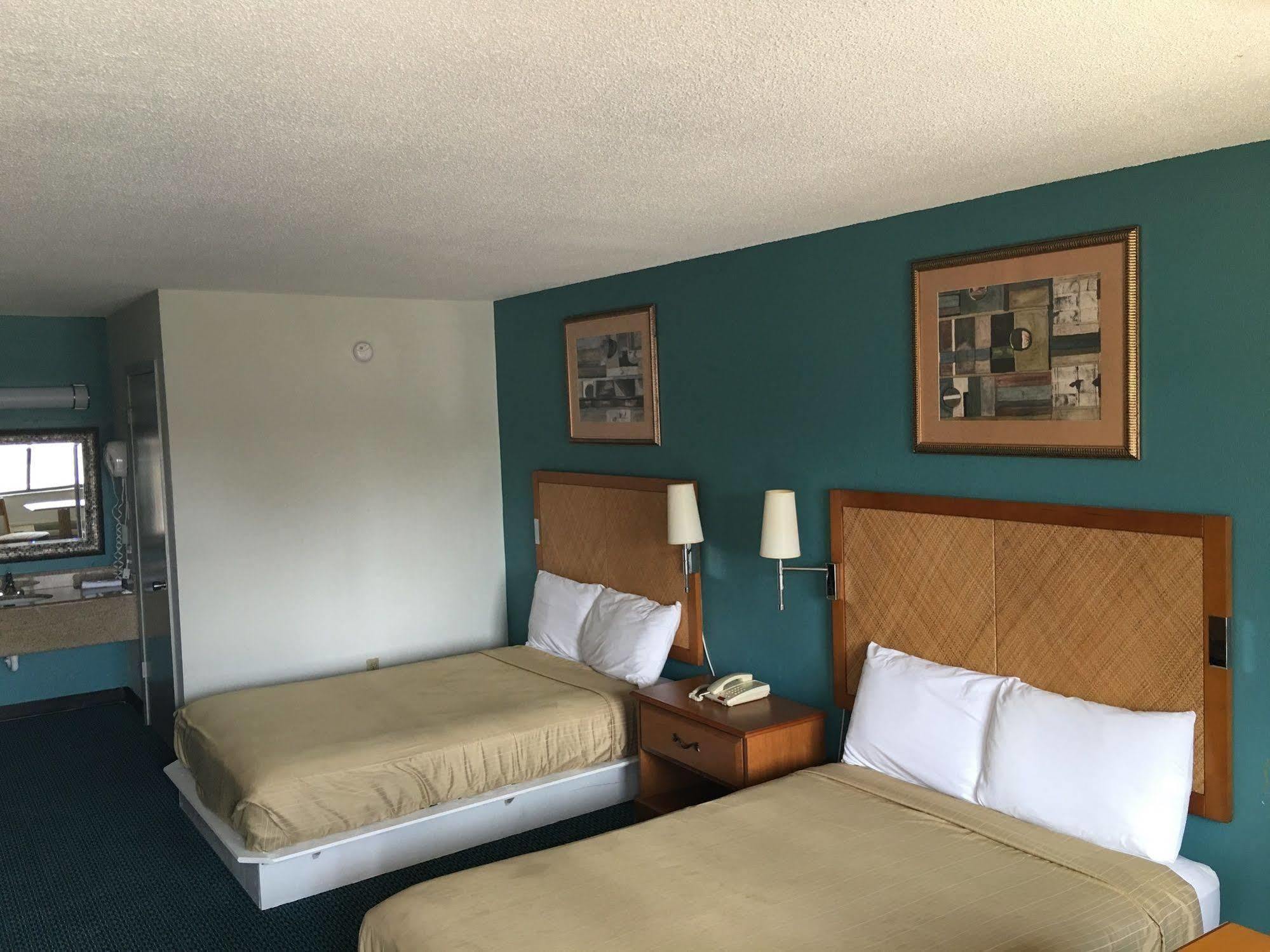 Executive Inn Ferry Pass 外观 照片