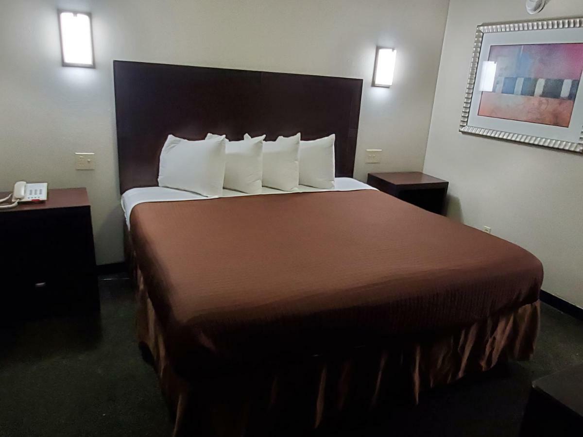 Executive Inn Ferry Pass 外观 照片