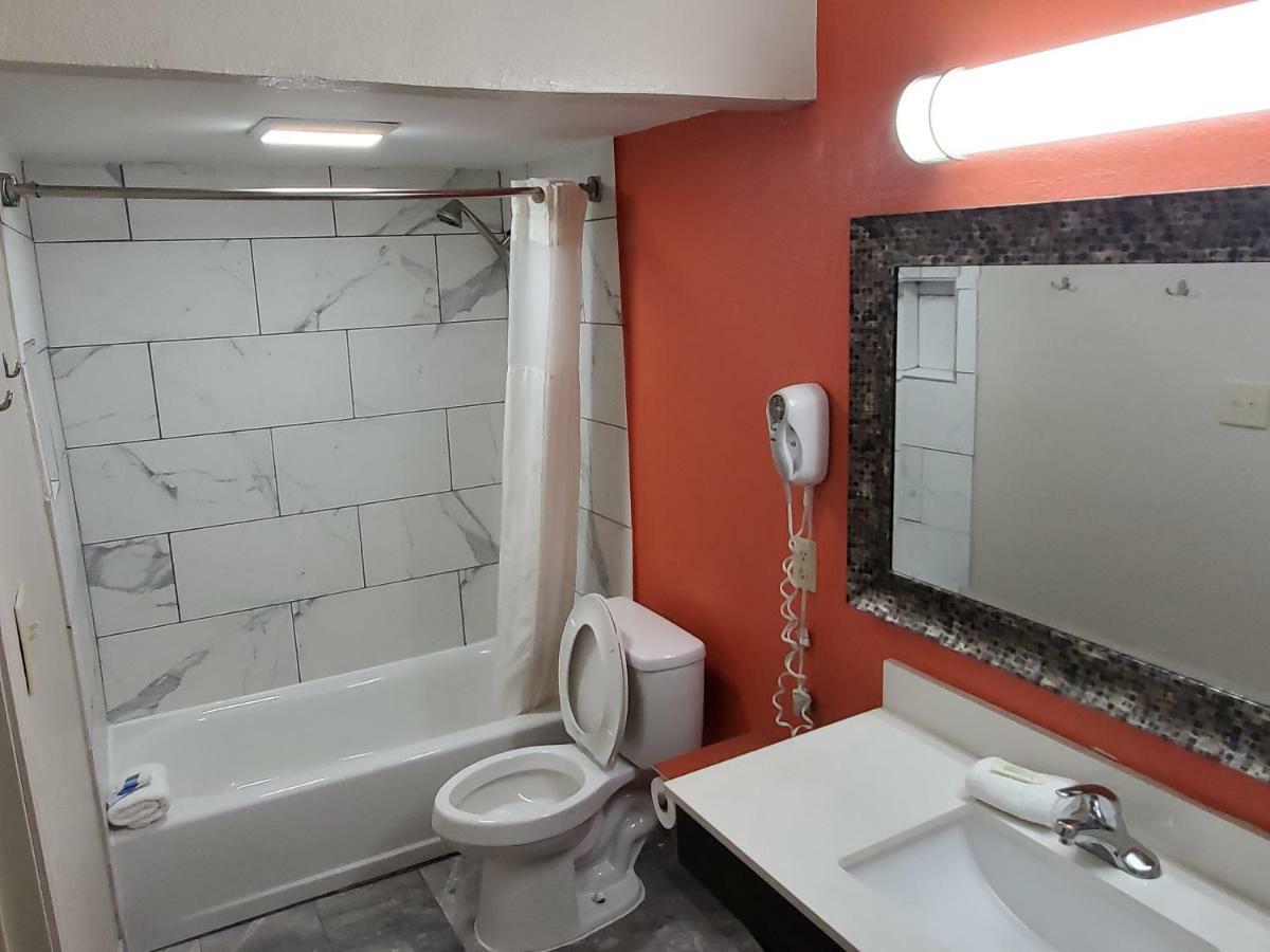 Executive Inn Ferry Pass 外观 照片